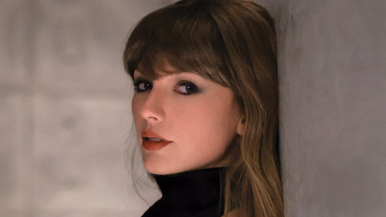 Fans lose it as Taylor Swift unveils new single Patient Zero