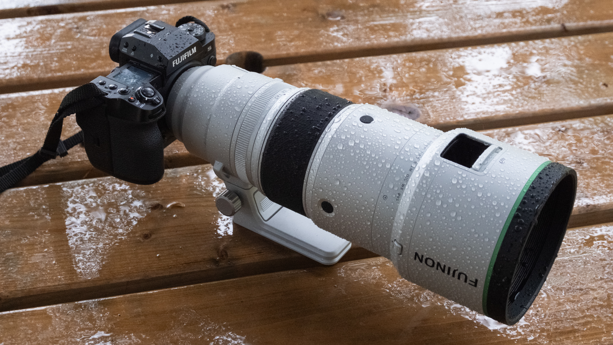 A Fujifilm Fujinon XF 4400mm F4.5 R LM OIS WR lens