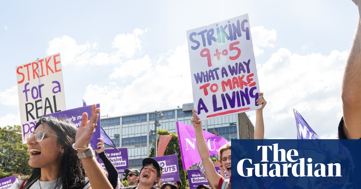 ‘We have had enough’: thousands of University of Sydney staff walk off the job over AI and job security | Australian universities
