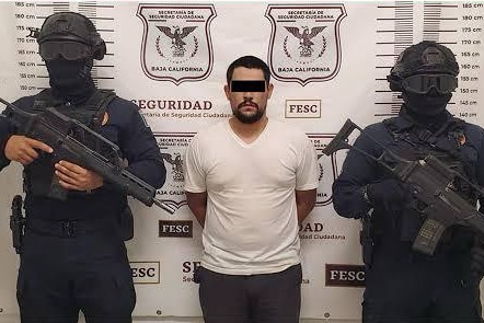 Ángel Jesús's face is blurred.