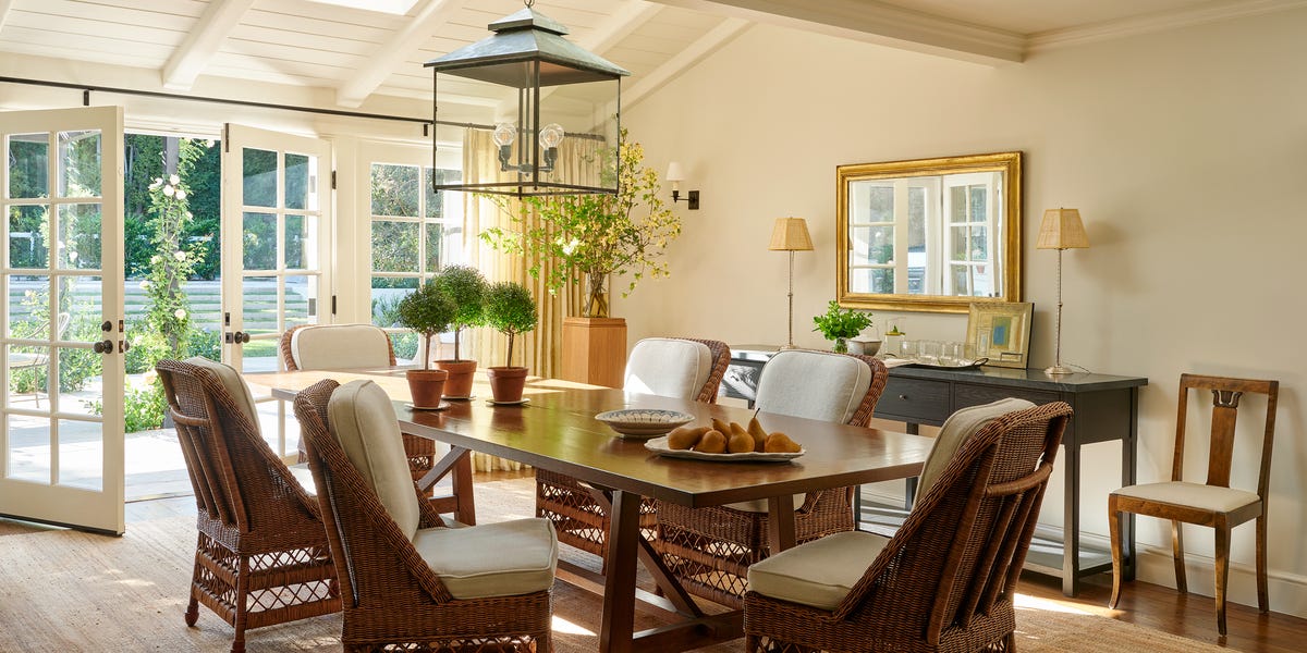 Annie Meyers-Shyer of @ThisOakHouse Creates a Dining Room Straight Out of a Nancy Meyers Movie