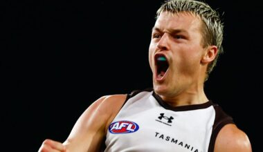 AFL teams and expert tips: Dockers, Hawks name their sides for qualifying final