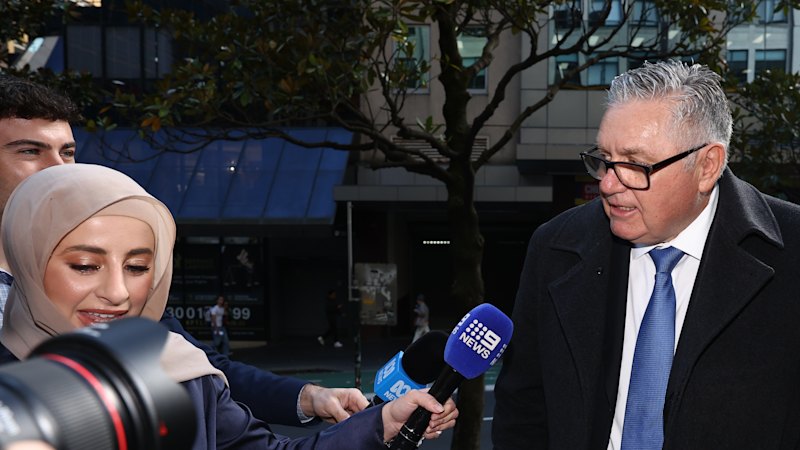 Alan Jones trial live updates: Hadley said Jones ‘needs to be destroyed’ in text to complainant C as cross-examination of former 2GB broadcaster continues
