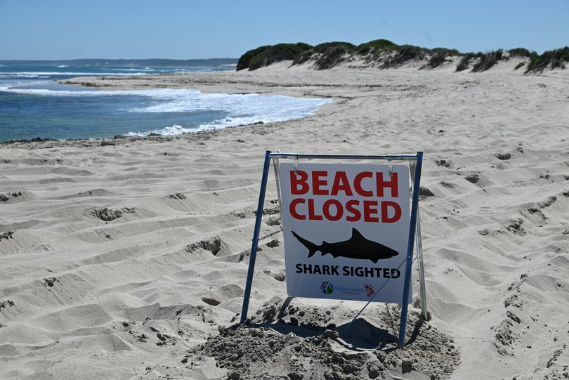 Glenfield Beach closed sign