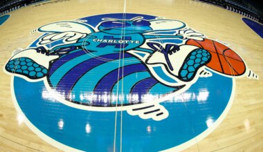 Hornets jersey history No. 2 Dale Ellis 1999-2000