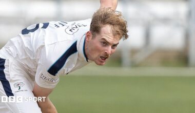 Ben Cliff bowling
