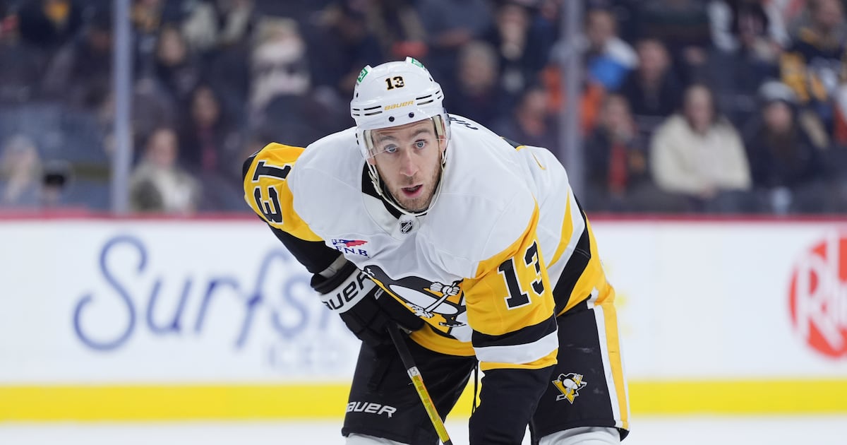 Veteran F Kevin Hayes retires after playing just five games in KHL
