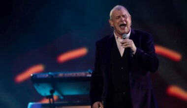 John Farnham’s health deteriorates, singer unable to attend Melbourne tribute
