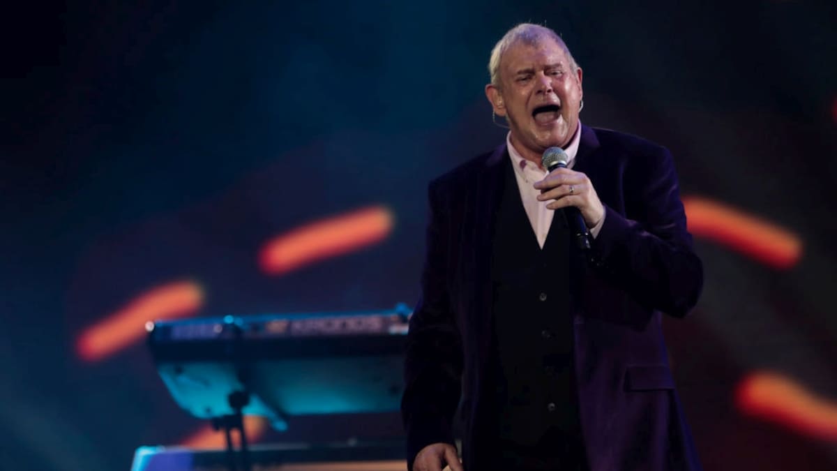 John Farnham’s health deteriorates, singer unable to attend Melbourne tribute
