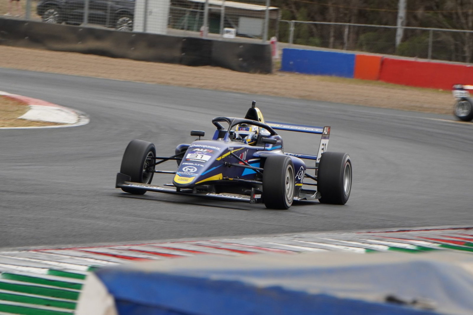 Aussie teenager denies Kiwi rival in thrilling AU4 decider