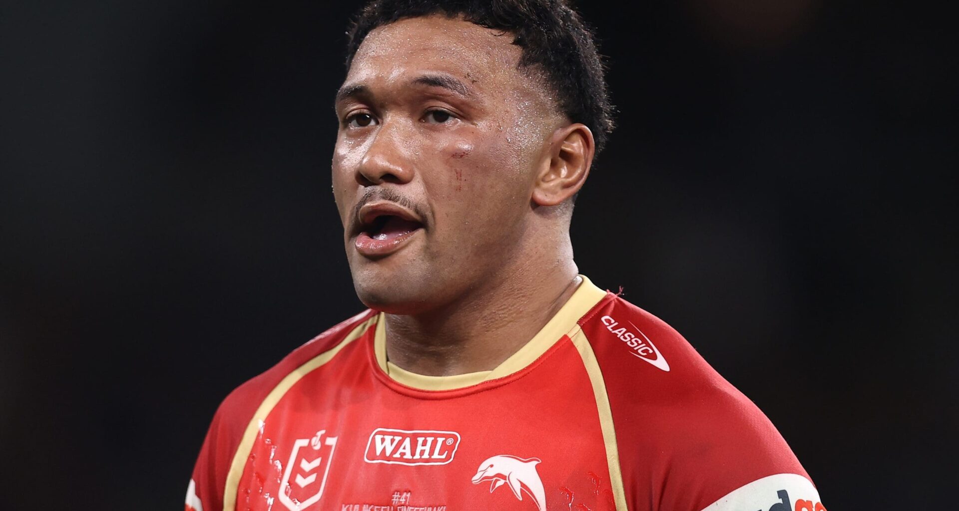 Dolphins lock down key forward