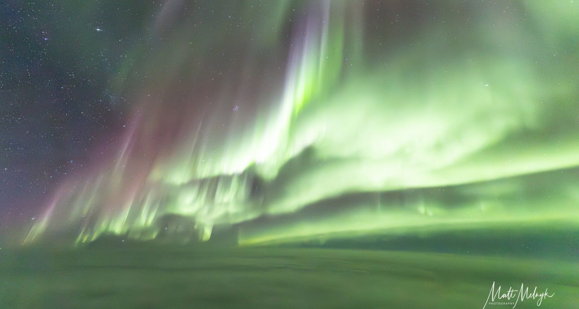 Aurora season is back! Pilot captures spectacular northern lights from 37,000 ft