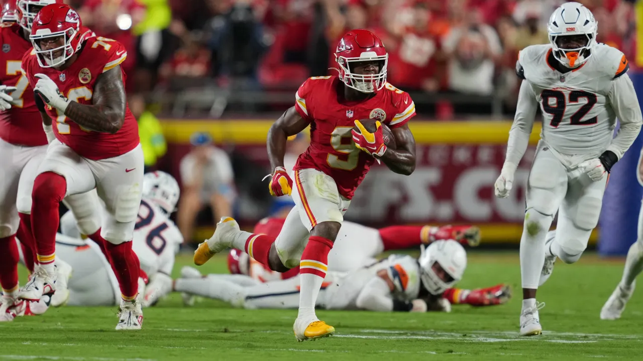 Chiefs vs. Broncos final score, results: Kenneth Walker gives Kansas City's offense life in blowout victory image