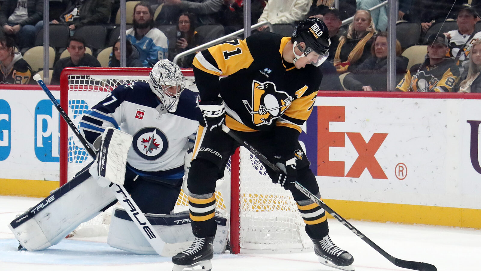 Dan's Daily: Hellebuyck Drama; Two Retirements; Penguins Kids Ready