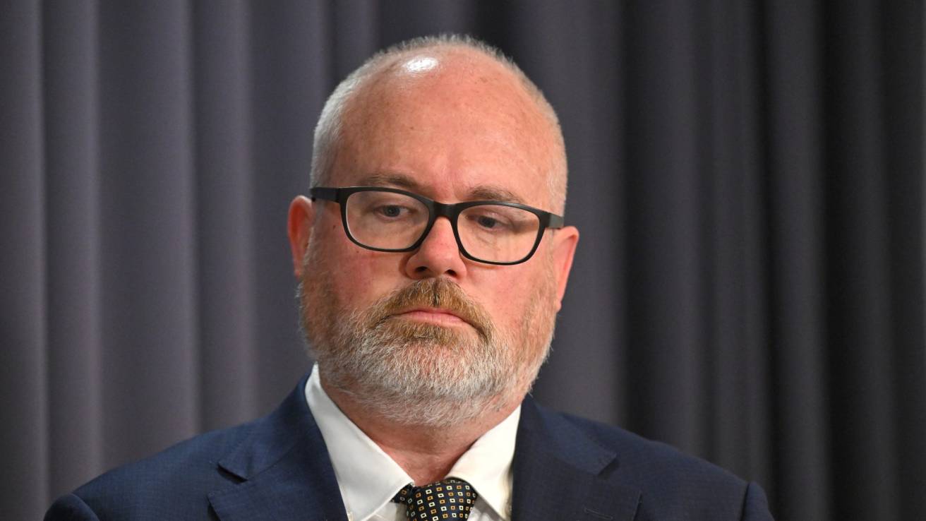 Government pushes dumping fixes onto new body