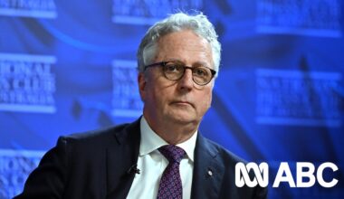 Australian unis sign AI deals, as staff and students protest