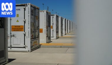 Watchdog circles WA utility as 'unusual' battery charging pushes prices higher