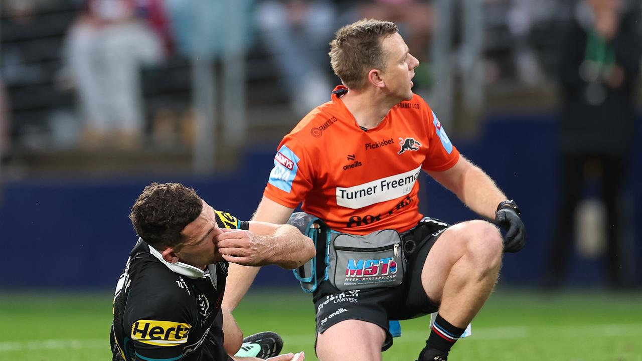 NRL 2026: Nathan Cleary suffers compound fracture as Phoenix Crossland sent off