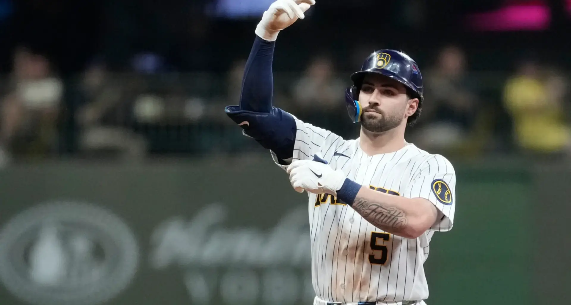 Brewers pour it on early as Garrett Mitchell leads the way in 13-9 victory over the Reds