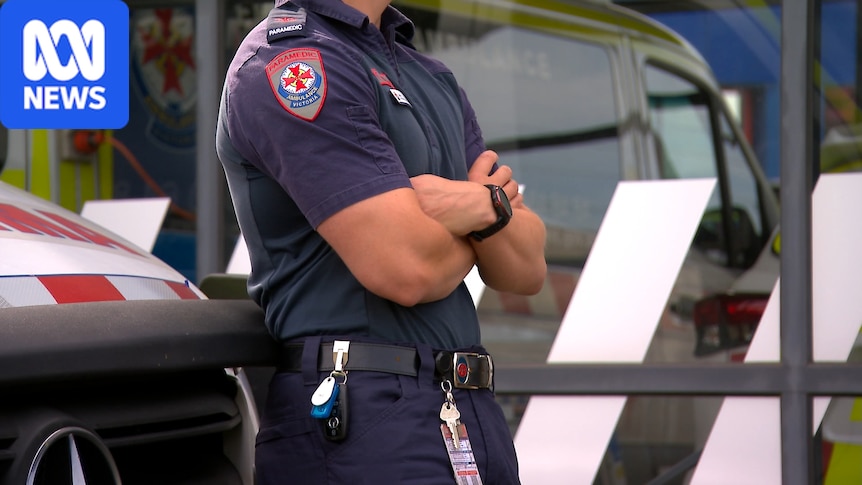 Victorian ambulance union not told paramedics to take lead on mental health call-outs