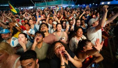 Cell phones at concerts? The great debate