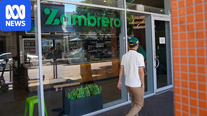 Police arrest boy, 11, take eight-year-old home after pair allegedly held up Darwin hotel at knifepoint