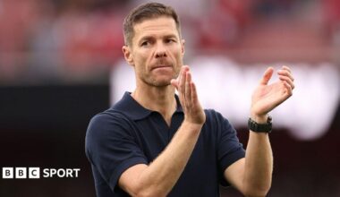 Image of Chelsea head coach Xabi Alonso applauding after the Premier League  match against Arsenal at Emirates Stadium on 6 September, 2026
