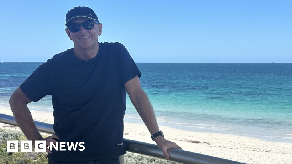 Perth shark attack: Rare kill order issued as victim identified as Greg O'Neill - BBC