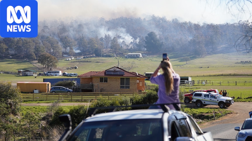Multiple bushfire alerts in Tasmania as winds make blazes difficult to control