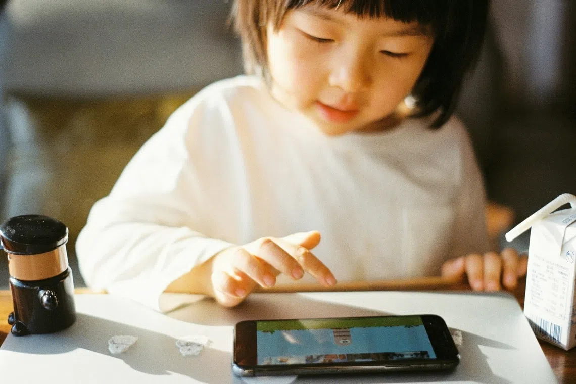 The report also found an association between mothers’ smartphone use and their children’s smartphone use.