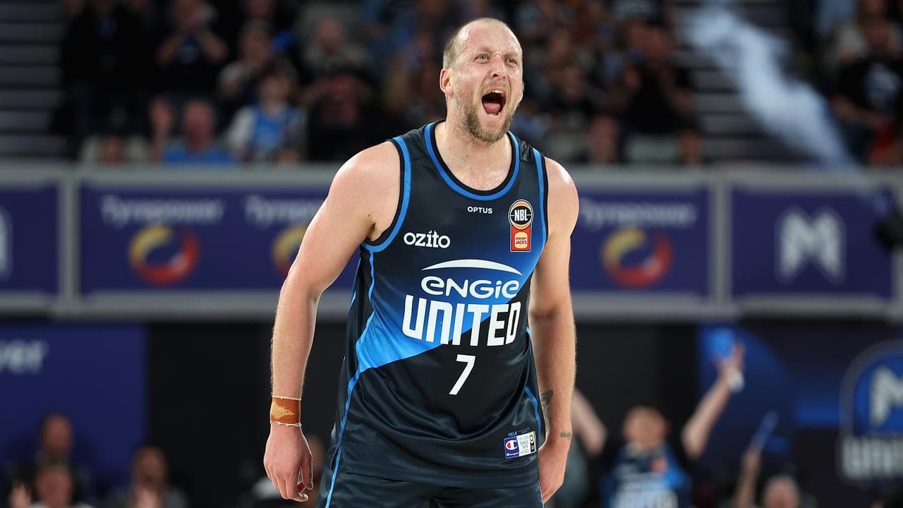 Joe Ingles of United