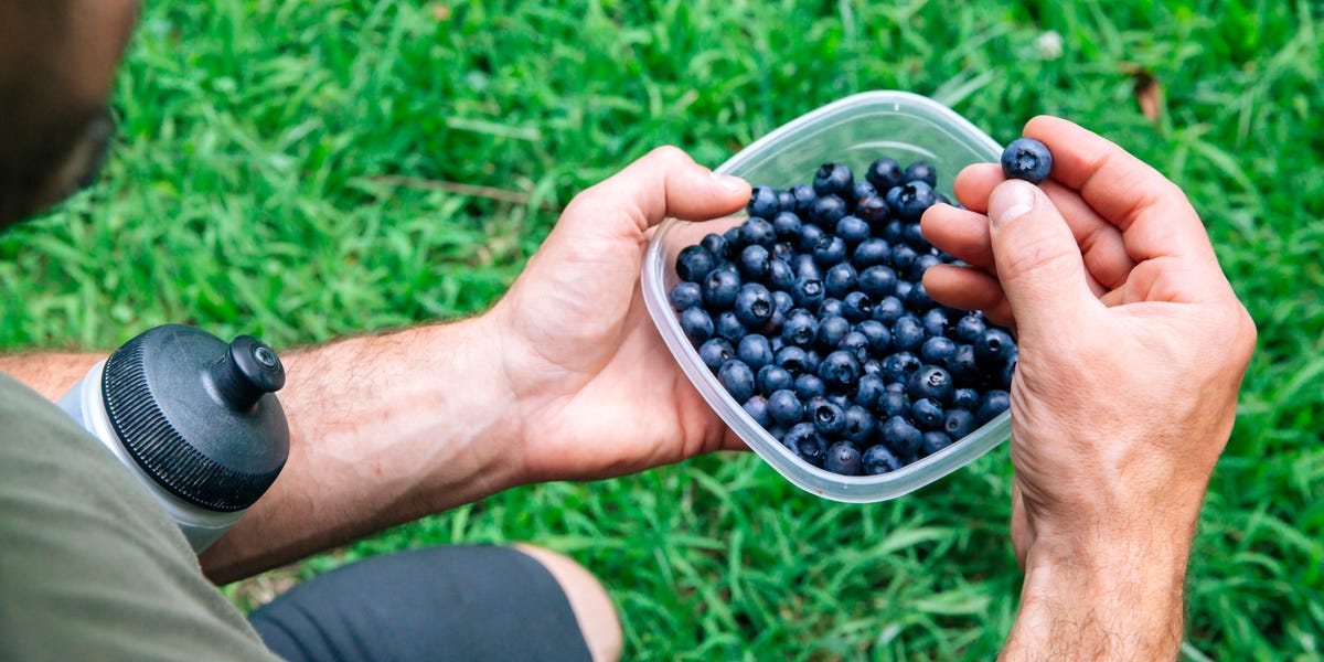 A New Study Says Eating Blueberries May Improve Running Performance, so I Tested the Research for More Than a Week