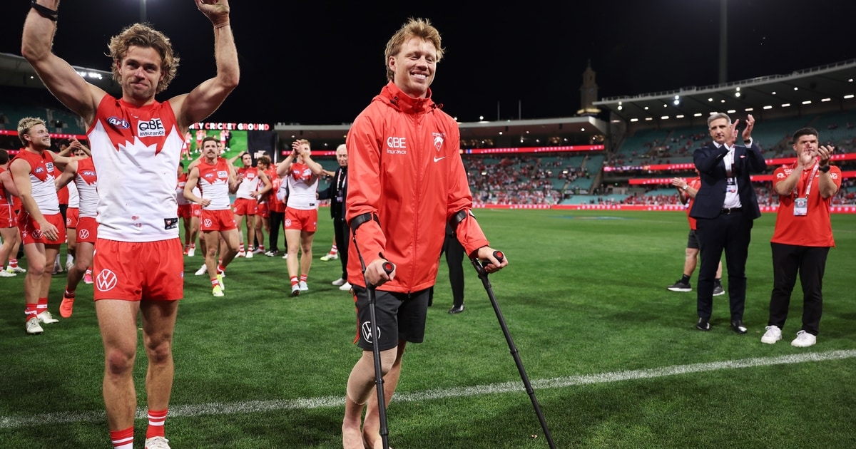 'Devastating': Sydney Swans bracing for the worst after captain Callum Mills' knee injury