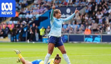 Mary Fowler scores in Manchester City's opening WSL win over Birmingham City