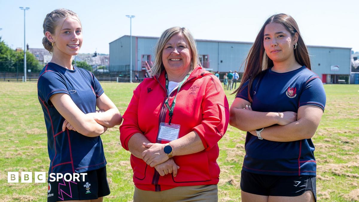 Nadine Griffiths, WRU Director of Women’s Rugby during her visit to Llandovery College
