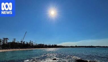 Wild weekend of unseasonable heat, gusty thunderstorms, flooding and snow for eastern Australia