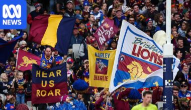 AFL Grand Final sends Melbourne airfares soaring as interstate fans scramble for seats