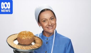 Celeste Barber returns to theatre for first time in 20 years in The Book of Liz