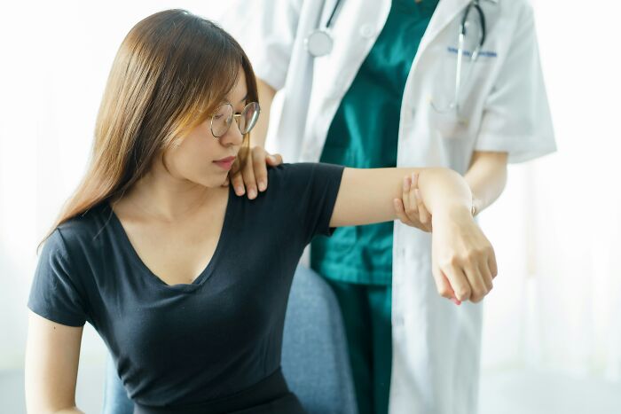 Bemused Doctors Expose The Things People Most Commonly Lie To Them About (62 Examples)
