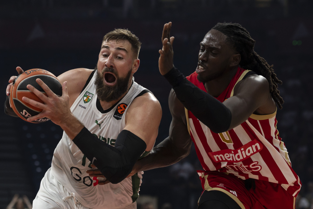 Jonas Valanciunas reacts to hostile Belgrade atmosphere and nose injury