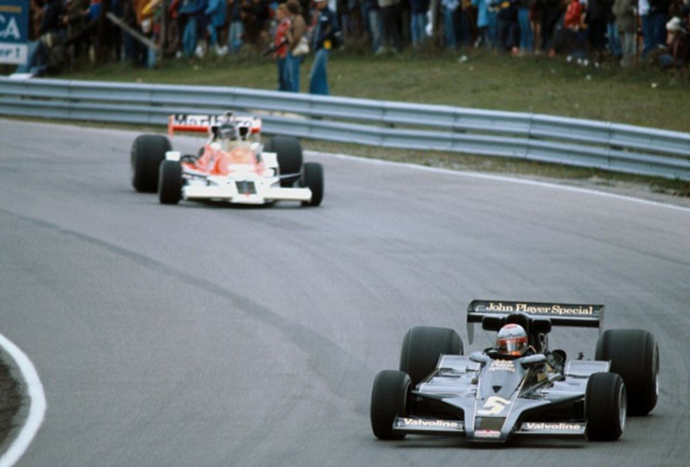 The clash between the McLaren duo came just as Hunt took the lead from Lotus' Andretti