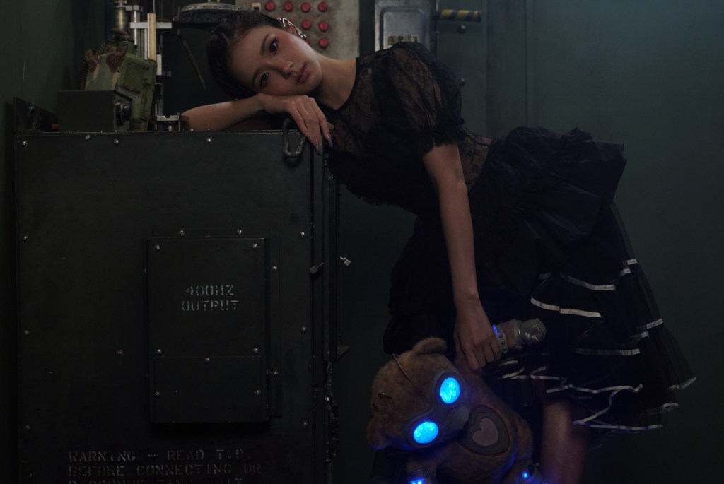 JISOO Cuts a Lonely Figure as a Theme Park Cyborg In ‘CLICK’ Video