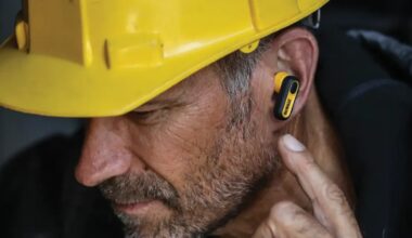 DeWalt's Phone Accessories Have A Limited Lifetime Warranty – Here's What That Covers