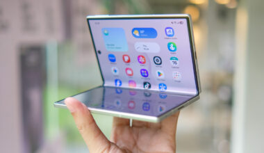 The Pros And Cons Of Using A Foldable Phone