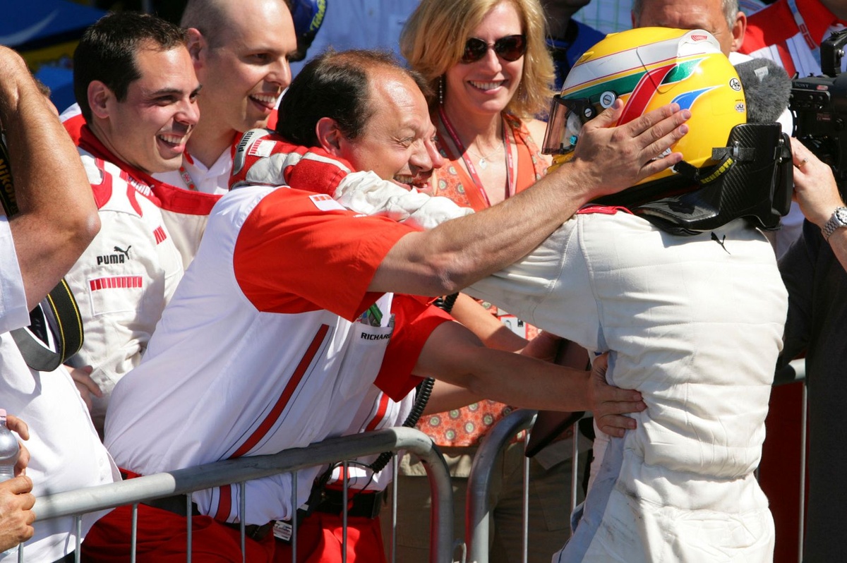 Hamilton and Vasseur recall GP2 title and 'most impressive race ever', 20 years on