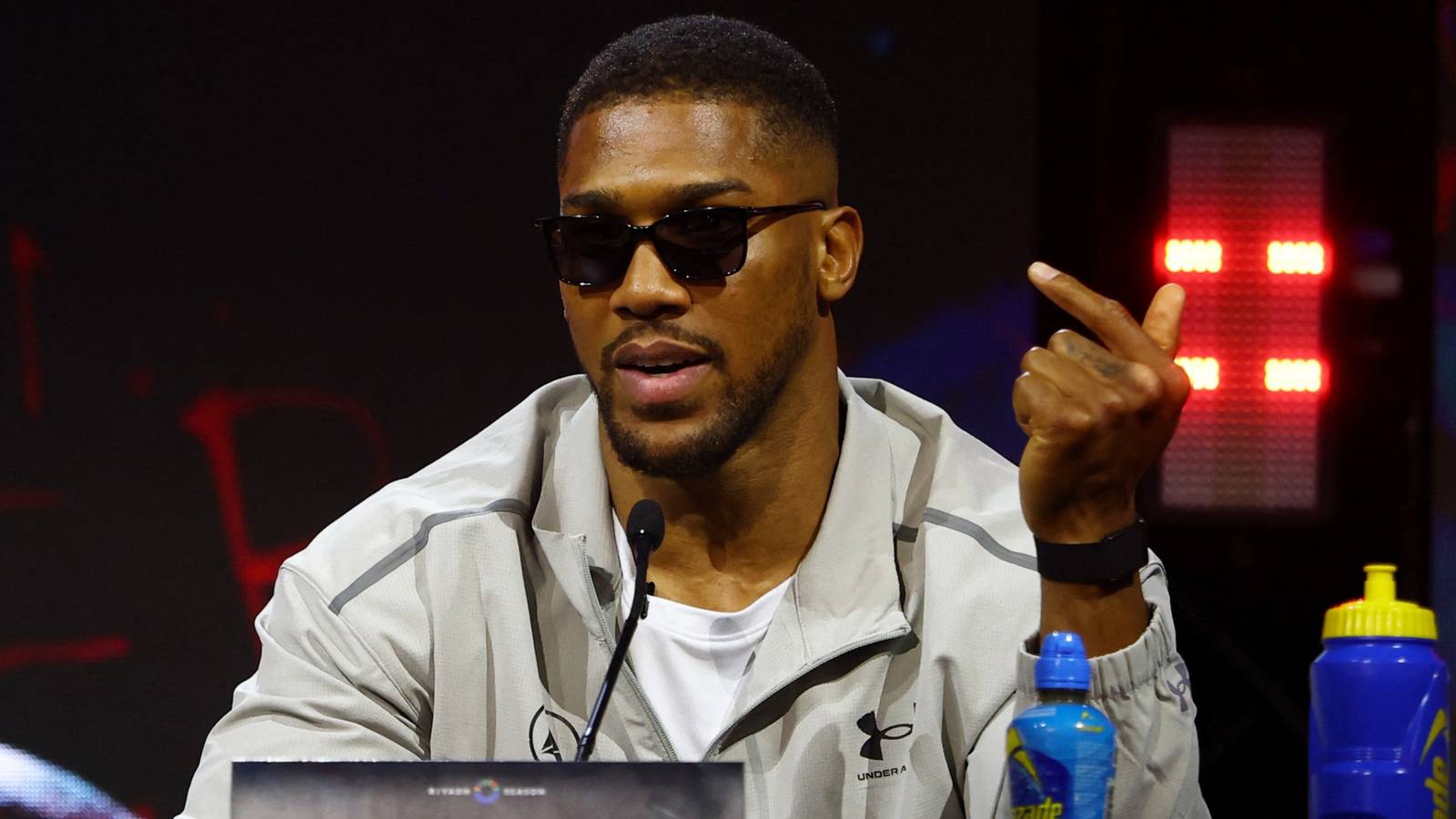 Anthony Joshua Causes Stir With Actions After Moses Itauma vs Filip Hrgovic