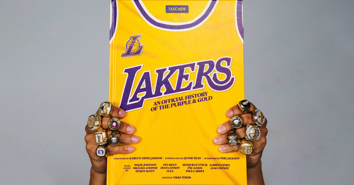 LeBron James celebrates after breaking Kareem Abdul-Jabbar's all-time scoring record.