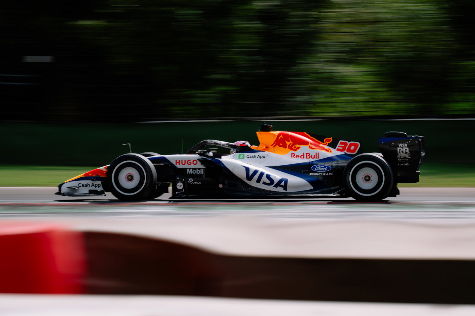 Liam Lawson makes Racing Bulls return for tyre test