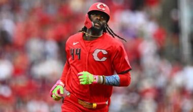 Reds hit 3 home runs and hold on for 5-3 victory over Brewers