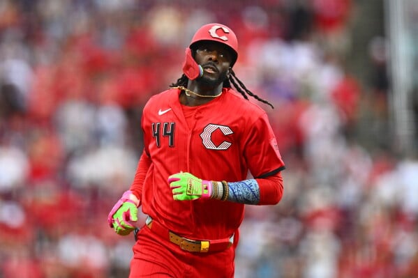 Reds hit 3 home runs and hold on for 5-3 victory over Brewers